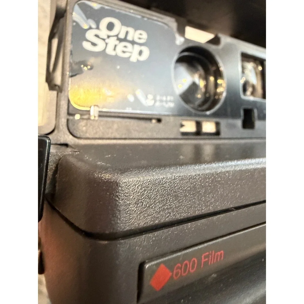 Polaroid OneStep 600 Instant Film Camera Vintage Point and Shoot Photo 90s Y2K